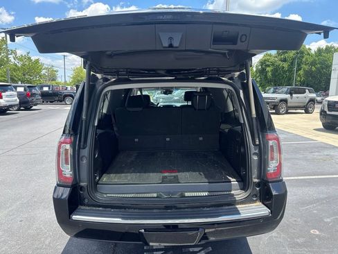 Used 2018 GMC Yukon XL Denali w/ Denali Ultimate Package AWD/4WD image 16