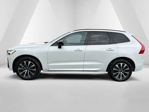 Used 2024 Volvo XC60 B5 Plus AWD/4WD image 4
