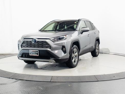 Used 2019 Toyota RAV4 Limited w/ Limited Grade Weather Package AWD/4WD image 3