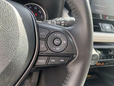 Certified 2021 Toyota RAV4 XLE Premium image 19