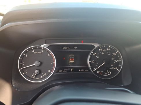 Certified 2025 Nissan Rogue SV FWD image 17