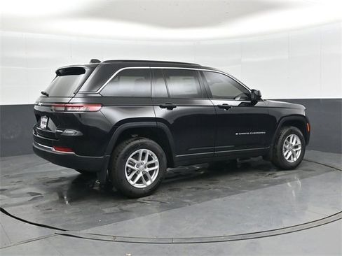 New 2025 Jeep Grand Cherokee Laredo X w/ Luxury Tech Group I image 3