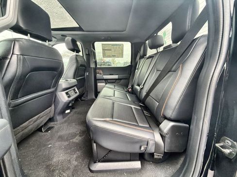New 2026 Ford F250 Lariat w/ Black Appearance Package AWD/4WD image 32