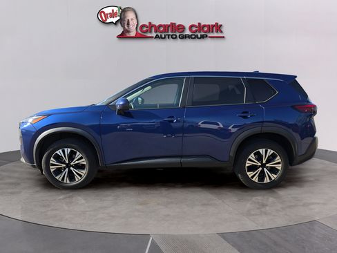 Used 2023 Nissan Rogue SV FWD image 3