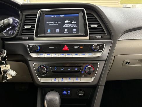 Used 2018 Hyundai Sonata SE image 16