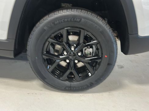 New 2026 Jeep Grand Cherokee Altitude image 26