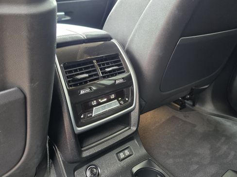 Used 2022 BMW X7 xDrive40i w/ Premium Package AWD/4WD image 23