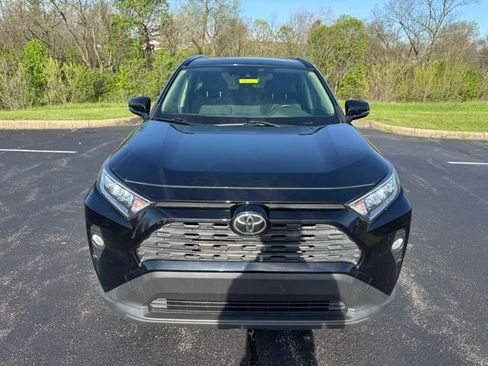 Used 2021 Toyota RAV4 XLE w/ Convenience Package image 8