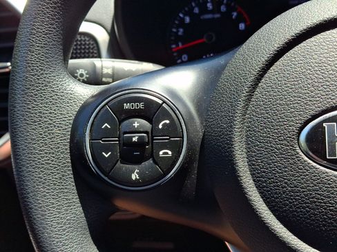 Used 2020 Kia Soul LX FWD image 22