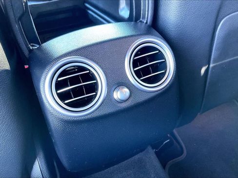 Used 2020 Mercedes-Benz GLC 43 AMG 4MATIC image 36