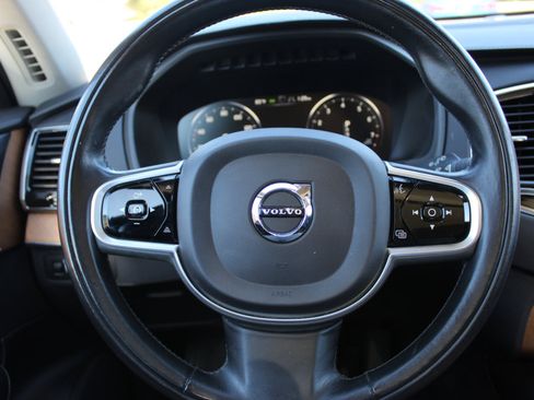 Used 2020 Volvo XC90 T6 Inscription w/ Protection Package Premier image 28