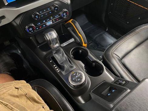 Used 2021 Ford Bronco Badlands image 19