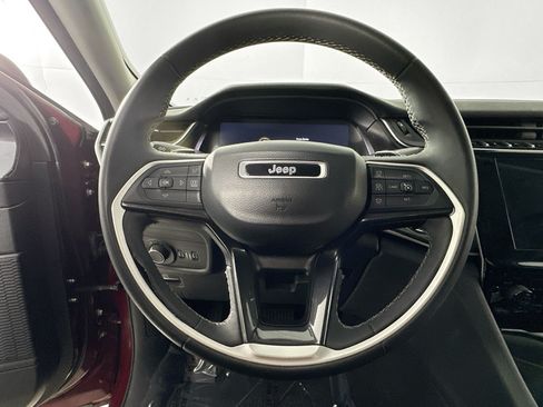 Used 2023 Jeep Grand Cherokee Laredo w/ Trailer Tow Prep Group (B) AWD/4WD image 11