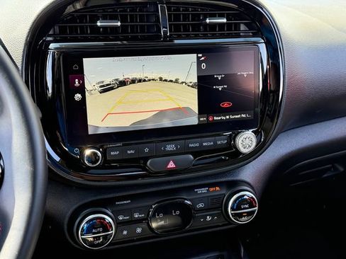 Used 2023 Kia Soul GT-Line FWD image 19