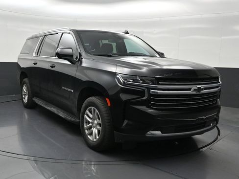 Used 2021 Chevrolet Suburban LT RWD image 8