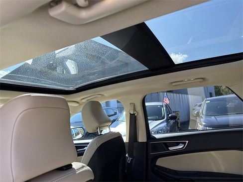 Used 2022 Ford Edge SEL w/ Convenience Package image 16