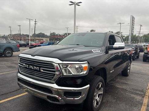 Used 2023 RAM 1500 Laramie AWD/4WD image 3