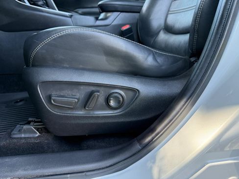 Used 2022 Toyota RAV4 XLE Premium FWD image 14