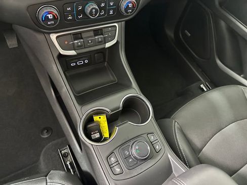 Used 2023 GMC Terrain SLT w/ Infotainment Package II image 20