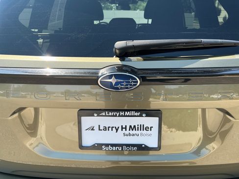 Certified 2025 Subaru Forester Premium AWD/4WD image 24
