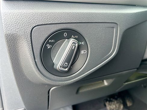 Used 2023 Volkswagen Atlas SE image 10