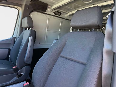 Used 2024 Mercedes-Benz Sprinter 2500 image 19