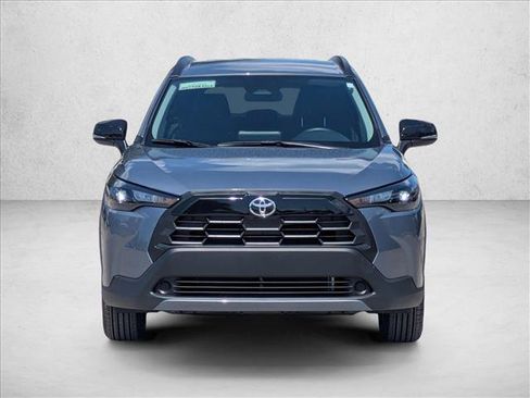 Used 2026 Toyota Corolla Cross LE FWD image 2