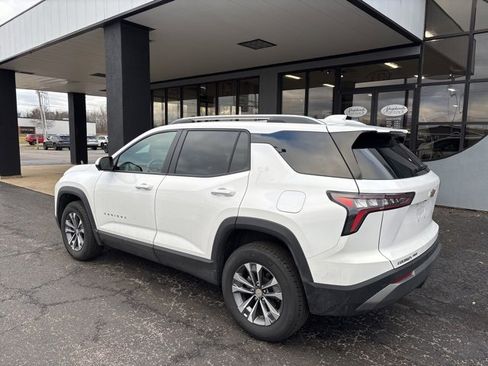 Used 2025 Chevrolet Equinox LT w/ Convenience Package II image 5