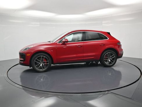 Certified 2023 Porsche Macan S AWD/4WD image 2