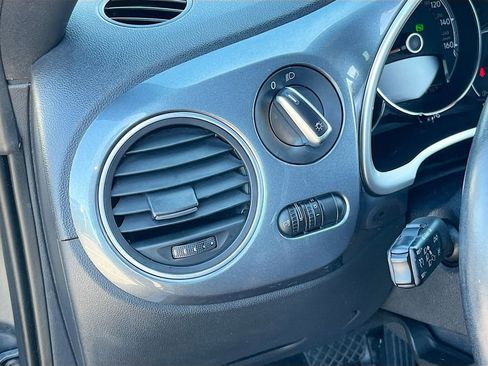 Used 2018 Volkswagen Beetle 2.0T S image 10