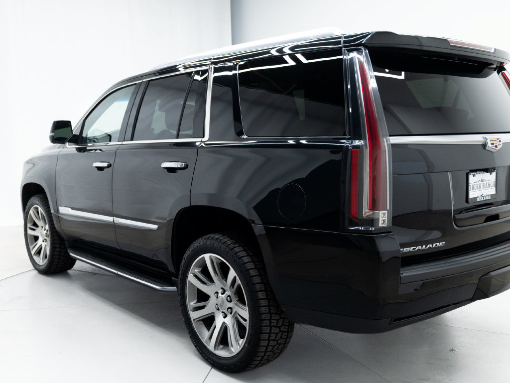 Used 2019 Cadillac Escalade Luxury AWD/4WD image 12
