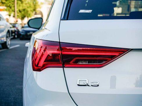 Used 2023 Audi Q3 2.0T Premium w/ Convenience Package image 9