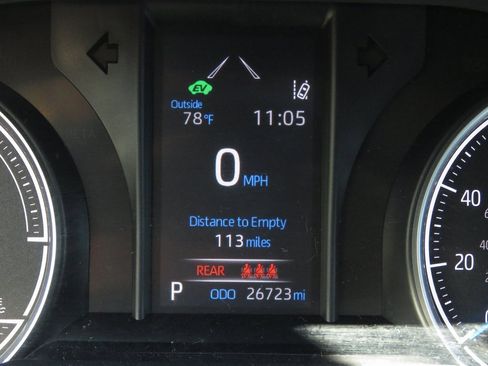 Used 2022 Toyota Venza LE image 22