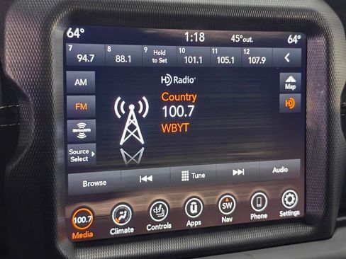 Used 2020 Jeep Wrangler Unlimited Sahara AWD/4WD image 38