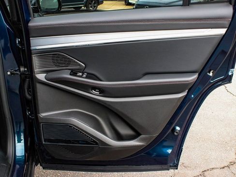 Used 2024 Jeep Wagoneer Launch Edition image 12