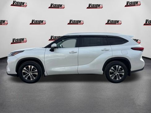 Used 2023 Toyota Highlander XLE image 8