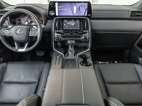 Used 2024 Lexus LX 600 4WD w/ Luxury Package image 6