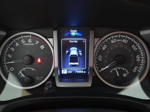 Used 2019 Toyota Tacoma SR5 RWD image 16