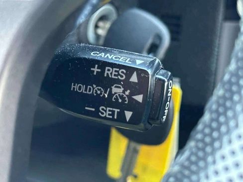 Used 2018 Toyota Tacoma SR5 AWD/4WD image 44