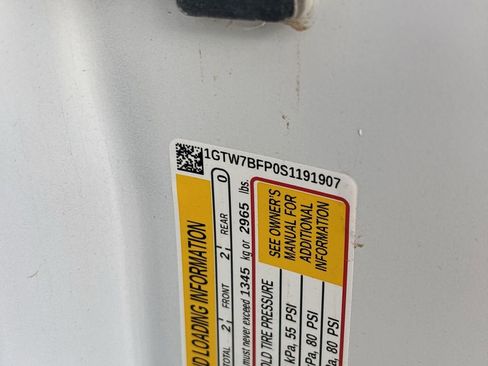 New 2025 GMC Savana 2500 Extended w/ Driver Convenience Package image 32