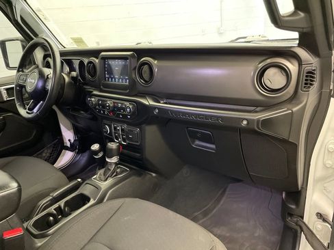 Used 2022 Jeep Wrangler Unlimited Sport AWD/4WD image 24