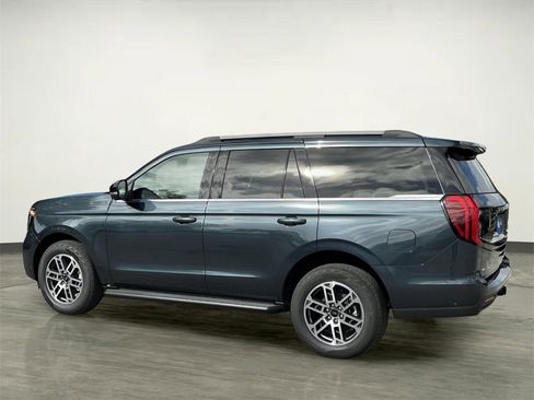 New 2025 Ford Expedition Active image 4