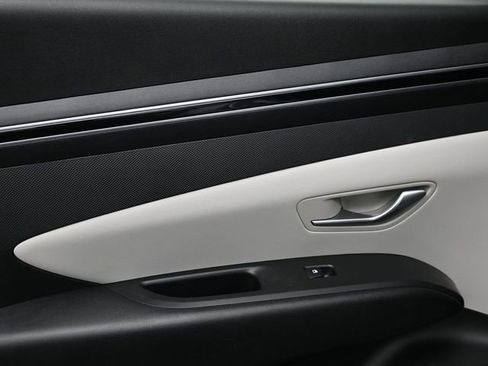 Used 2022 Hyundai Tucson SE image 15