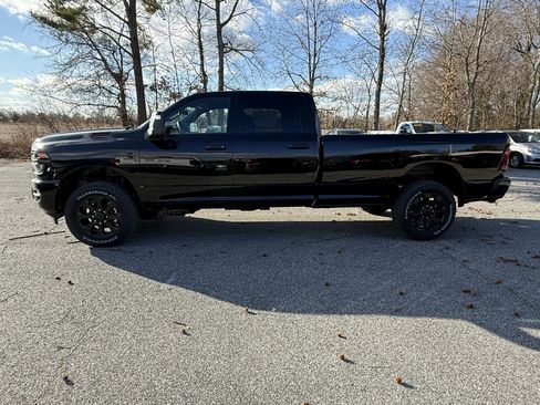 New 2026 RAM 3500 Big Horn AWD/4WD image 4