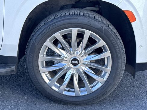 Used 2021 Cadillac Escalade Premium Luxury image 19