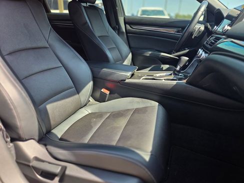 Used 2018 Honda Accord Sport image 10