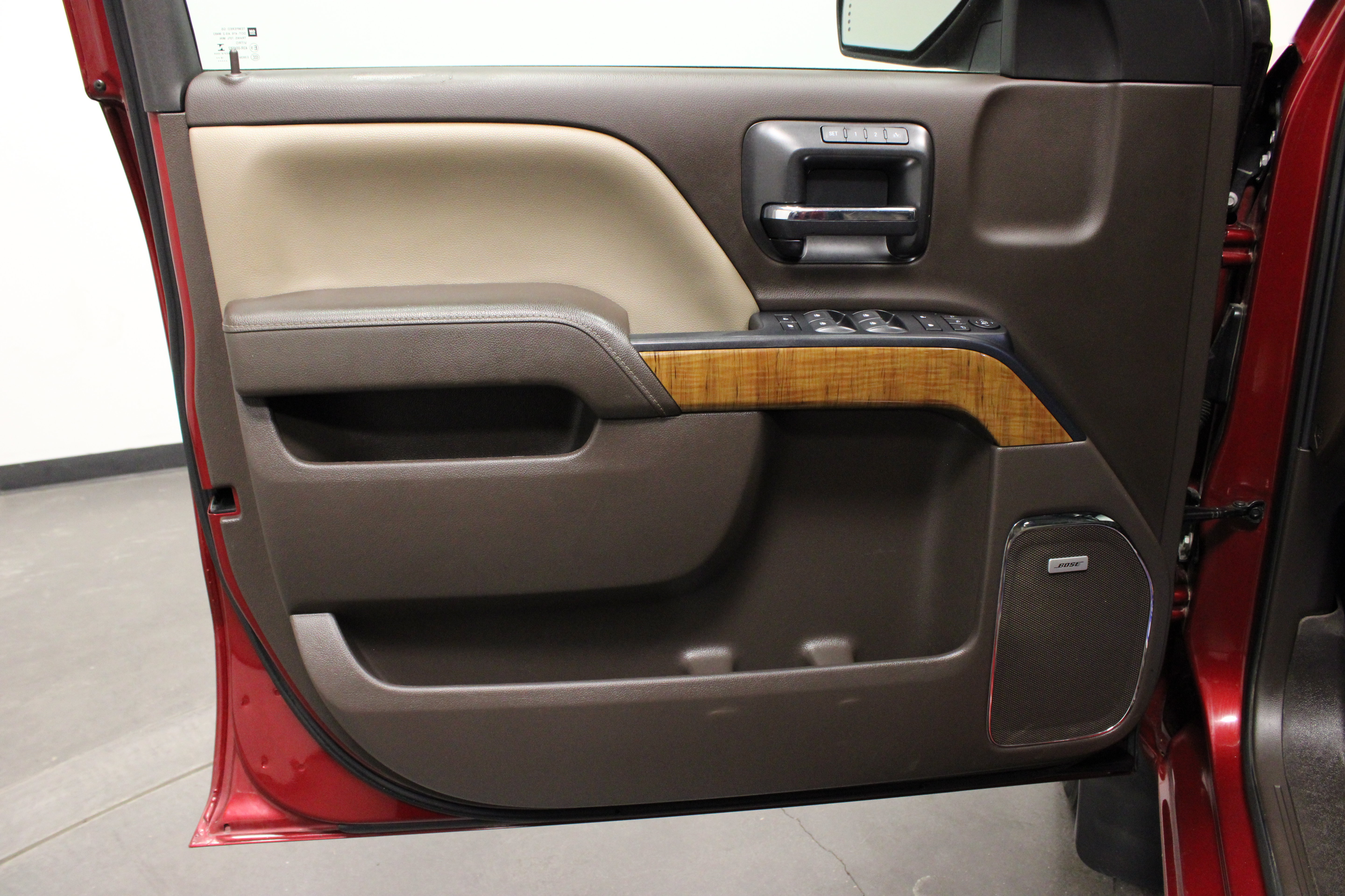 Used 2018 GMC Sierra 1500 SLT w/ SLT Premium Package AWD/4WD image 17