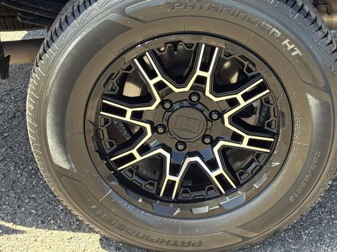 Used 2018 Chevrolet Silverado 1500 LT w/ All Star Edition RWD image 10