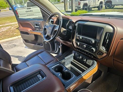 Used 2018 Chevrolet Silverado 1500 High Country RWD image 25