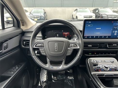 Certified 2022 Lincoln Nautilus Reserve image 14